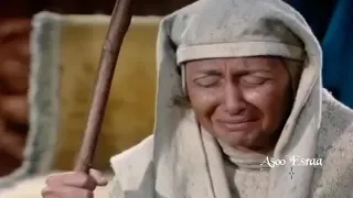 انا العاشق لعينك برب العشق فأرحمنى وخذ بى بين يديك نبض القلب أسمعنى وضمد جرحى الدامى منى إليك 