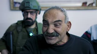 نزيف التراب     خلدون يتكلم العبرية من جديد لو كلبشوت دندنها