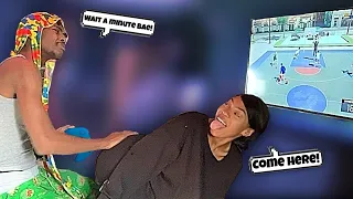 distracting my boyfriend while he plays video games cute reaction