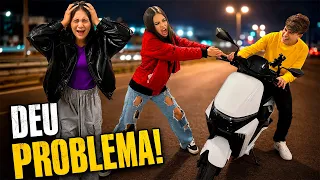 PRIMEIRA VEZ DOS MEUS AMIGOS NA MINHA MOTO ! * Deu Briga? - BIANKA