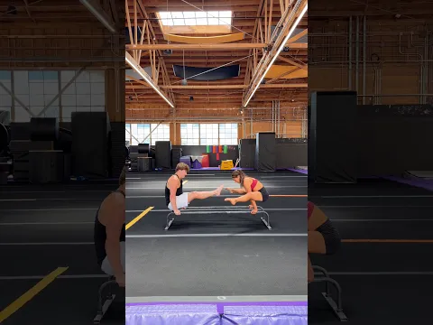 Perfect timing 🤸🏼