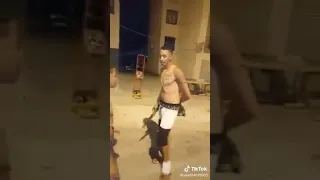 قسنطينة متداول فيديو سرقة بالتهديد بالسيف ضد مواطن 