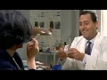 Video di Alberto Sordi - Il medico della mutua (1968)