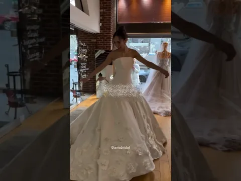 A Stranger Made The Bride Smile 🥹