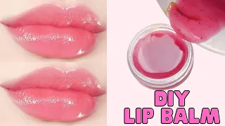 You only need 3 ingredients and 10 minutes to make this DIY Lip Balm. DIY Lip Balm: 1/4 cup beeswax . 