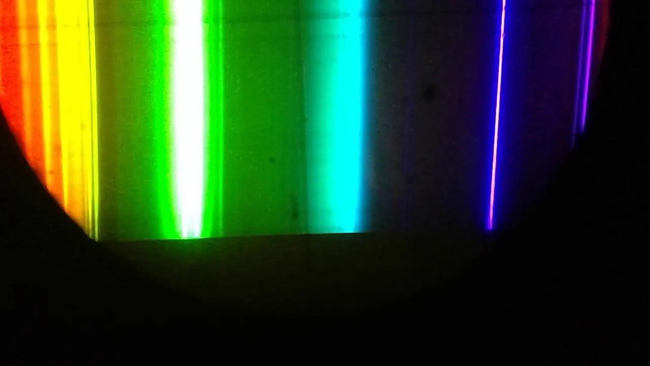 Fluorescent lamp and mercury spectrum demonstration