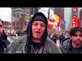 Muslims gather in NY s Times Square for first Tarawih prayers