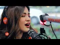 Julie Anne San Jose performs "Tayong Dalawa" LIVE on Wish 107.5 Bus