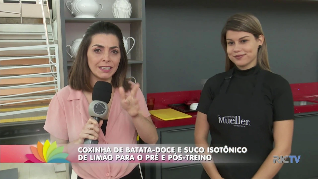 Coxinha de batata-doce e suco isotônico de limão para o pré e pós-treino