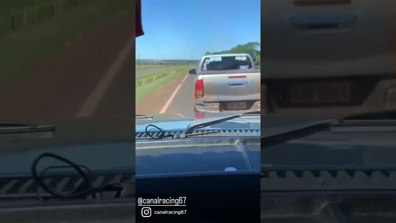 D20 EMPURRANDO HILUX