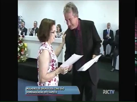 Mulheres de grupos dos CRAS são homenageadas em Chapecó