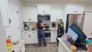 MOMMY DOESN’T KNOW HOW TO USE THE MICROWAVE 😂😂 WITH HER COUSIN ETCHING - LIFE IN AMERICA 