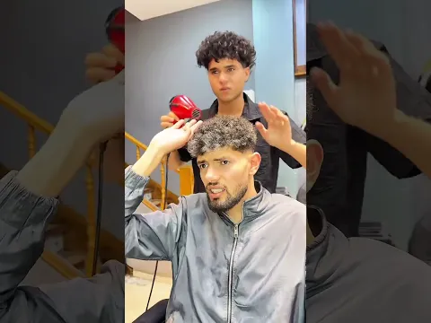 اول مره يعمل اللون السلفر ويرتنى معملتهولو 😱😱❤️🔥 #طاطا_الحلاق