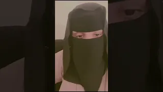 ت ن ي  ك واتجلخ نفسها بالموز دندنها