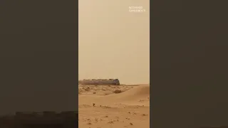 Como um trem faz uma volta de 180°?