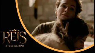 NOVELA REIS: Ainoã conforta Mical