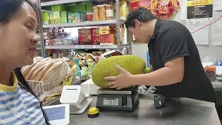 Đi chợ Duyên Hải của người Việt ở Mỹ ,bánh trung thu,táo tào , chả cá làm ở Mỹ, gạo Campuchia, mít,.