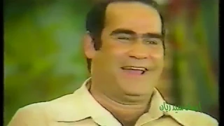 المشهد الشهير وهو ينتقد كلمات الأغاني في مسرحية الفهلوى سيد زيان  المشهد الشهير وهو ينتقد كلمات الأغاني في مسرحية الفهلوى سيد زيان