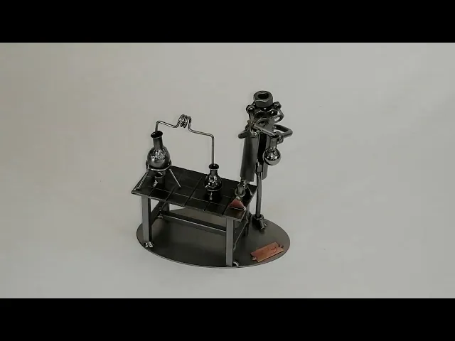 Видео-обзор Статуэтка из металла 'Ученый химик'