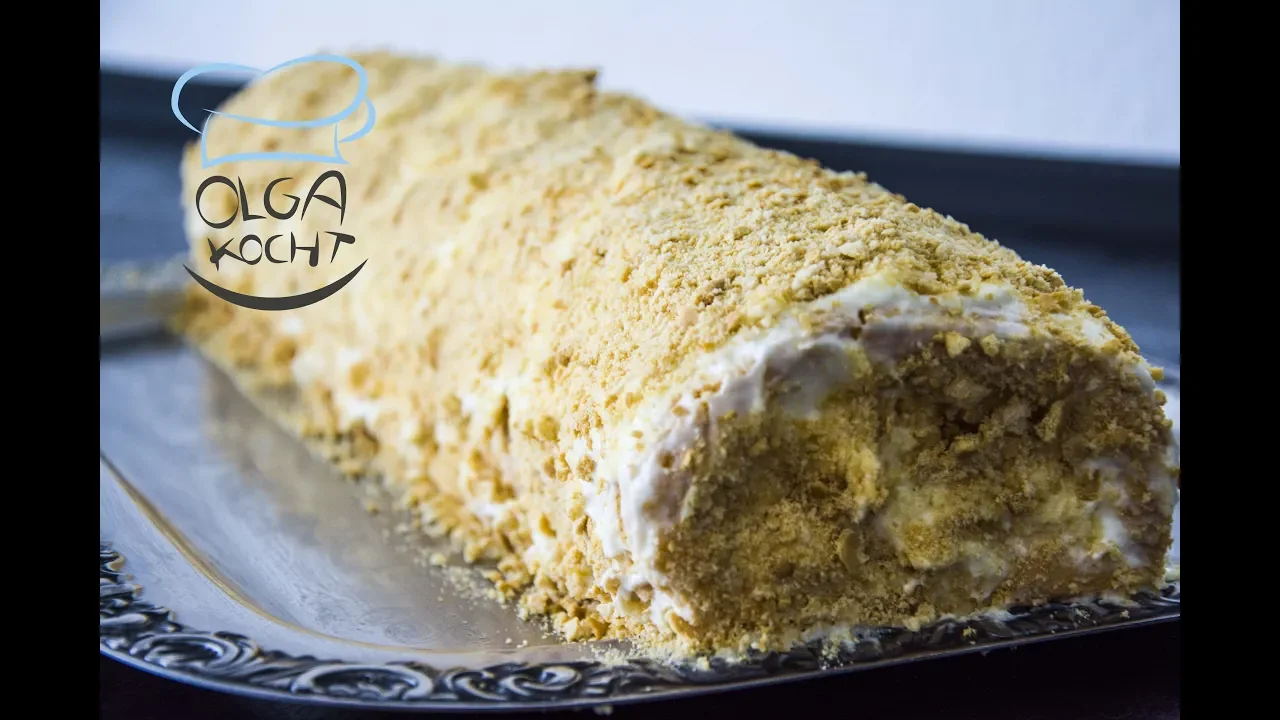 
          
          
          
            
            Biskuitrolle mit Erdbeeren Marmelade | Sahne-Füllung
          
        . 