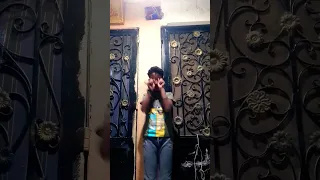 واقف على القمه ومعايا مكالمه انا خدت الصدمه ودعكت عيوني دندنها