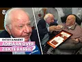 Download Lagu Emotioneel moment Bassie en Adriaan: ‘Dat vind ik vreselijk'