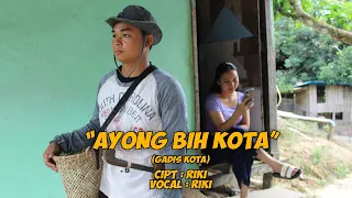 Download Lagu Dayak Terbaru 2021 Riki - Ayong Bih Kota MP3