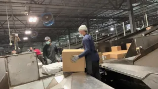 DAY IN A LIFE OF A UPS PACKAGE HANDLER