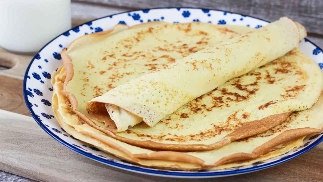 CALLEkocht: Saftige Pfannkuchen oder Eierkuchen mit Apfel einfach selber machen - Omas Rezept für Ap. 