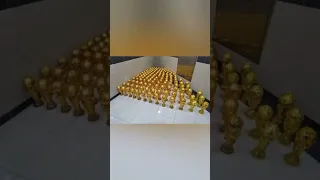 قطر تصنع       نسخة م قلدة من كأس العالم و تضعهم في اماكن مختلفة من أجل الحفاظ على النسخة الأصلية دندنها