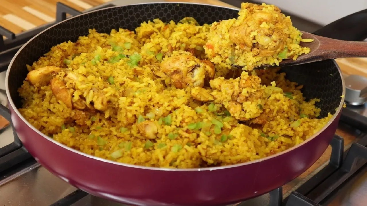 COM FAZER ARROZ COM BANANA DA TERRA SUPER DELICIOSO