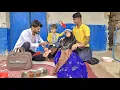 The attendant brought a doctor to treat Afsaneh s hand putting Ghodrat s mind at ease
