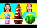 Lagu Tantangan Fondue Air Mancur Cokelat | Peretasan Makanan Yang Fantastis Fun Tun