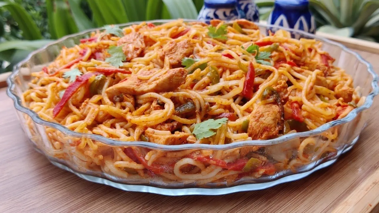This Easy and Quick Tandoori Chicken Chow Mein Recipe is Delicious and Ready in 30 minutes!