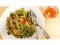 Download Lagu Drunken Spaghetti Recipe (Pad Kee Mao) ผัดขี้เมา - Hot Thai Kitchen
