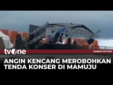 Video Amatir Panggung Konser Ambruk saat Ditiup Angin Kencang
