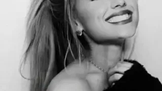  فيكي حاجه كده مش فاهمه اي هياا   الوصف بليززوو  دندنها