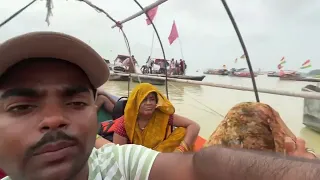 प्रयाग राज में दादी की अस्ति विसर्जन में पंडों ने लूट लिया 😢 || prayagraaj || sangam 