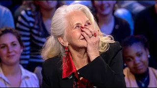 Nikki n'en revient pas de le voir derrière le rideau