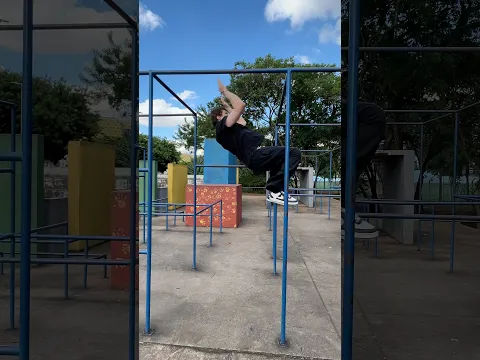 BRINCANDO