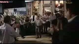 وزع شوكولاته وطعمينا دندنها