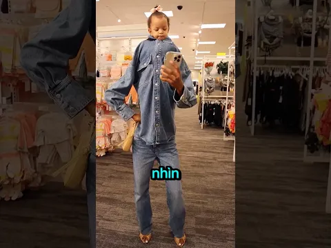 Ai cũng nghĩ em bé này thật cao cho đến khi 😳