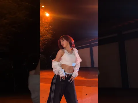 𝑫𝒂𝒏𝒄𝒊𝒏𝒈 𝒖𝒏𝒅𝒆𝒓 𝒕𝒉𝒆 𝒔𝒕𝒓𝒆𝒆𝒕𝒍𝒊𝒈𝒉𝒕𝒔⏾⋆.˚⊹ ࣪ ˖