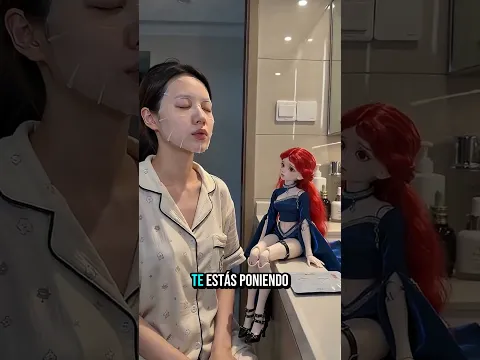 😂😷 ¡Una mascarilla demasiado grande para una carita pequeña! El momento más divertido de Barbie 🤣