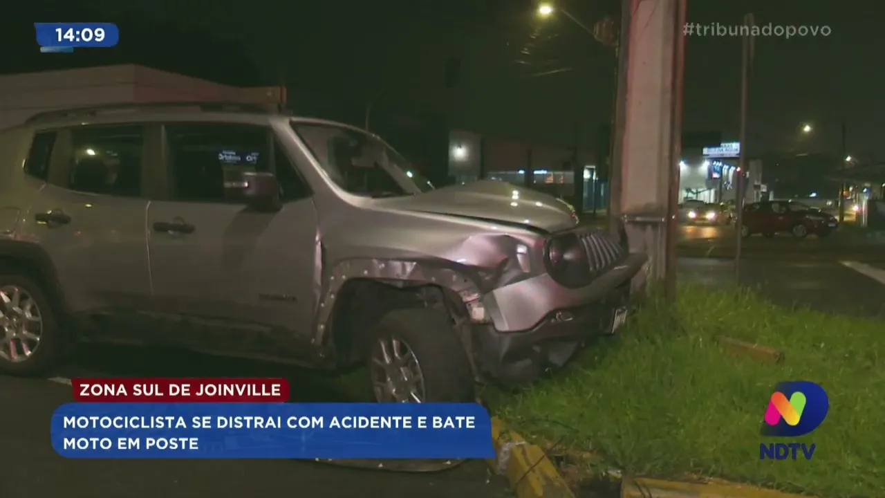 Zona Sul de Joinville: motociclista se distrai com acidente e bate moto em poste