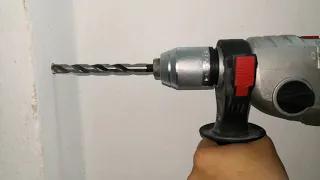 تجربة مثقب بوش 1300 واط ريشة 12 مم بالخرسانة 