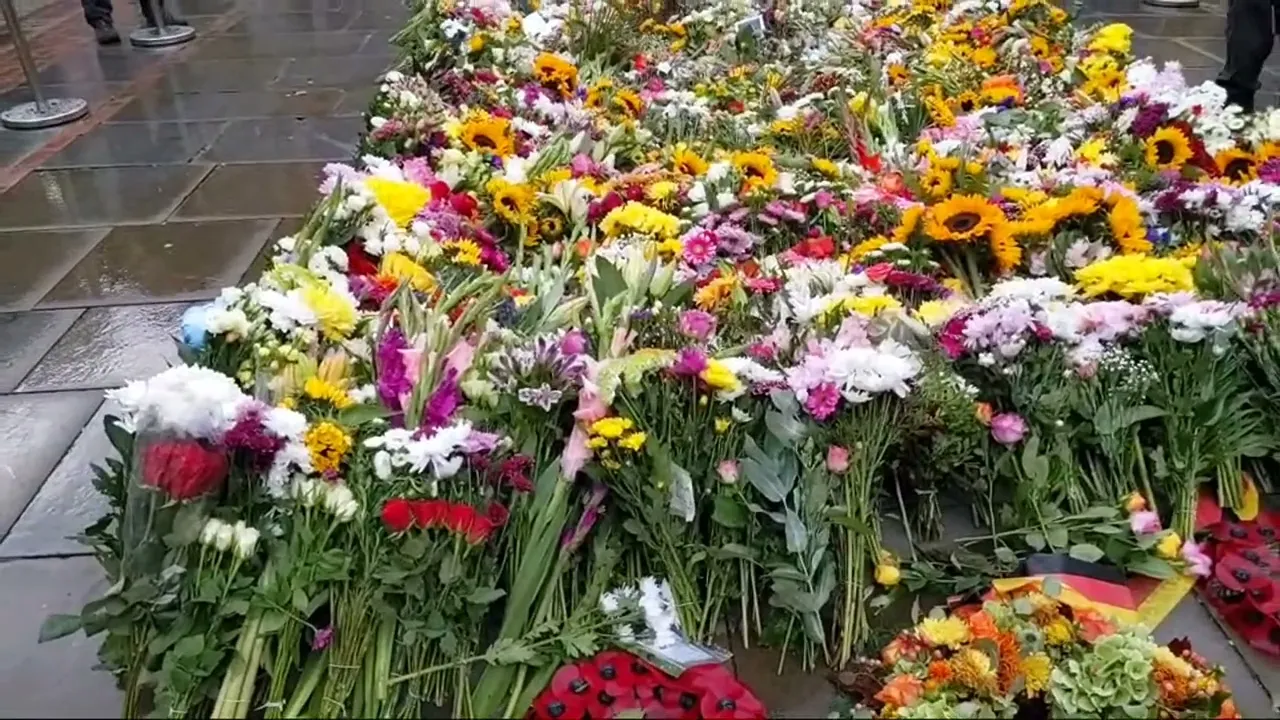 300香港曼城人送別英女皇!! St' Ann church!!