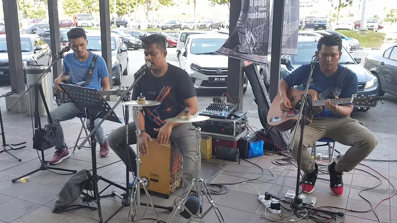 Dia Milik Orang - Harry Khalifah (cover by one Avenue Buskers)