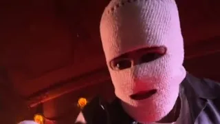 الفنان توليت وقع في حب البنت السوريه وطلعت معاه على المسرح وبيغنيلها كامله دندنها