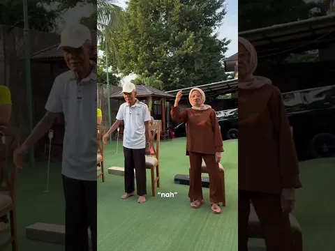 Sesi latihan fokus. Didikan Abi mendorong anak-anaknya berbuat sesuatu untuk Atuk, Kakek dan Nenek